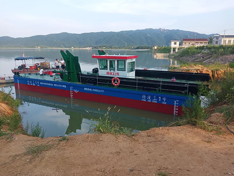 Piattaforma galleggiante per escavatore